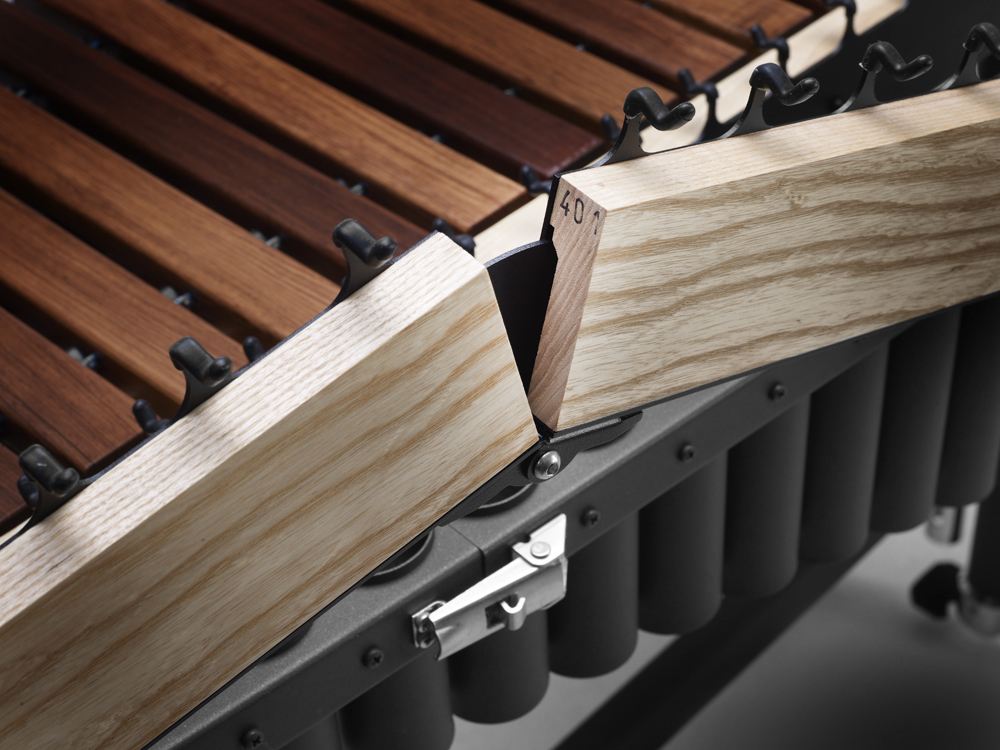 LOCKING RAIL SYSTEM